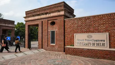 1786197323 delhi university
