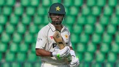 1786378991 babar azam