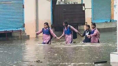 gurgaon schools go online offices switch to wfh as heavy rain triggers waterlogging and traffic disruption