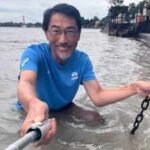 japanese ambassador ono keiichi takes three dips in ganga