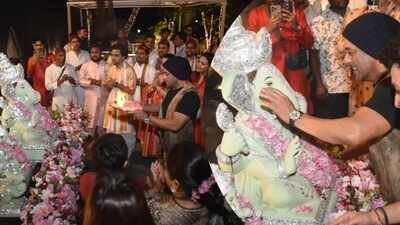 salman ganpati visarjan