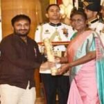 anand receiving padma shree