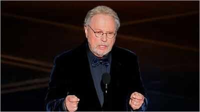 billy crystal finds hope after losing his home in la fires fb