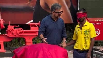 blinkit delivery boy who used a bicycle gets new scooty