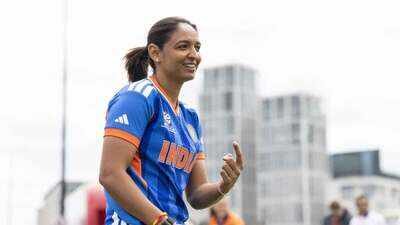 harmanpreet kaur 062 0 ic