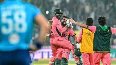 shadab rauf 2610 afp