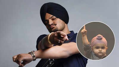sidhu moosewalas 25 year old brother seen making gun gesture at toronto concert child rights body files complaint in punjab