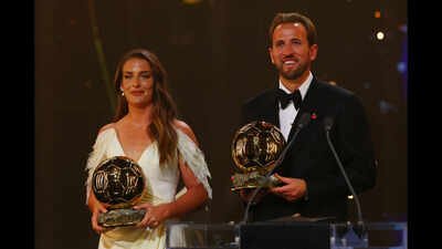 soccer football ballon dor london palladium london britain october 26 2026 london city lionesses alexia putellas poses with bayern munichs harry kane after winning the ballon dor awards