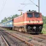 up passengers jump off moving train to avoid ticket checking